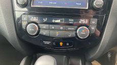 Nissan Qashqai 1.2 DiG-T Tekna [Non-Panoramic] 5dr Xtronic Petrol Hatchback